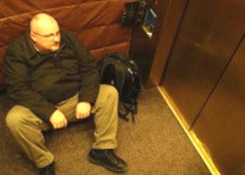 Anggota DPRD Kota Surabaya Terjebak Lift, Begini Kondisinya 
