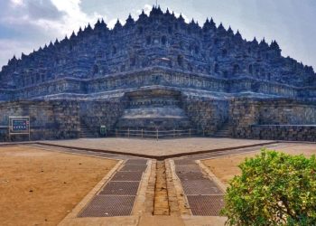 Terkait Wisatawan Bisa Naik Candi Borobudur, Begini Respons Sandiaga Uno