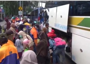 Memasuki Libur Nataru, Penumpang di Terminal Kampung Rambutan Alami Lonjakan