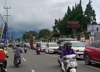 Lalin Puncak Bogor Macet, Oneway Arah Jakarta Mulai Berlaku Siang Ini