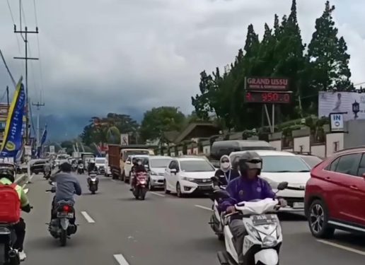 Lalin Puncak Bogor Macet, Oneway Arah Jakarta Mulai Berlaku Siang Ini