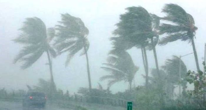 Puting Beliung Lewat Karawang selama Tiga Hari, akibatnya Langsung Porak-poranda