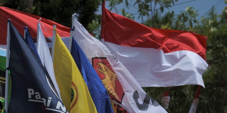 Publik Harus Awasi Kasus Dugaan Kecurangan Verfak Parpol