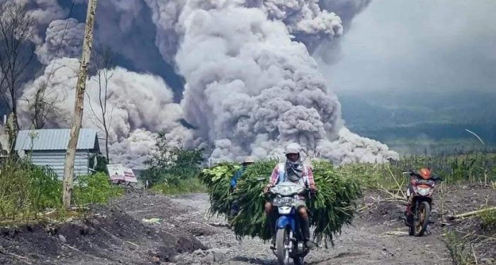 Erupsi Semeru: 699 Warga Masih di Tempat Pengungsian