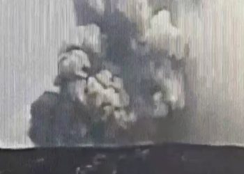 Waspada, Gunung Anak Krakatau di Selat Sunda Alami Erupsi