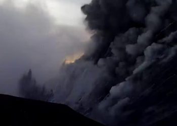 Gunung Marapi Erupsi, Puluhan Pendaki Dipaksa Turun