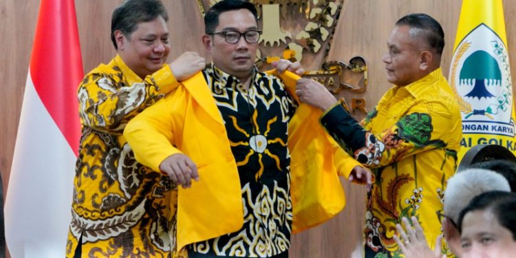 FOTO: Airlangga Hartarto Angkat Ridwan Kamil Jadi Waketum Golkar