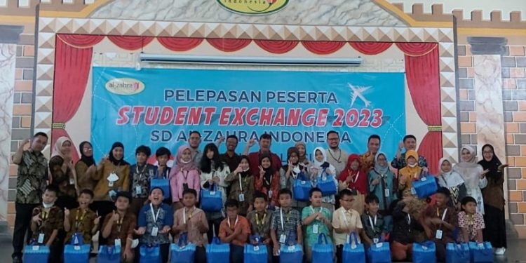 SD Al Zahra Indonesia Lepas 26 Siswa Peserta Student Exchange