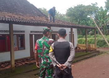 Gara-gara Tidak Diajak Rembug Balik Nama Surat Rumah, Warga Wonogiri Ngamuk Pakai Cangkul!
