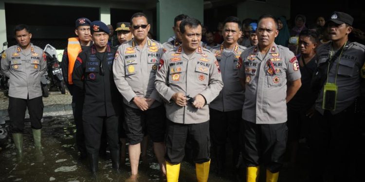 Banjir di Semarang Berangsur Surut, Tanggul di Marina Sudah Berhasil Ditutup