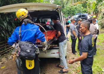 Warga Serua Indah Geger! Sosok Mayat Pria Misterius Ditemukan di Tanah Kosong