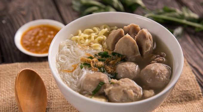 Sebelum Kalap Menyantap Bakso, Yuk Hitung Dulu Berapa Kalori di Dalamnya!