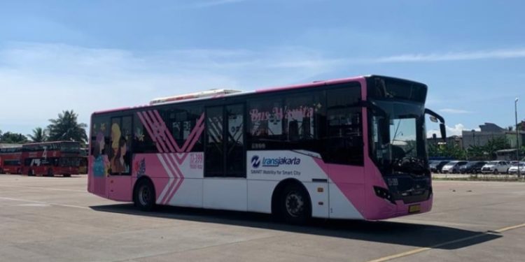 Cegah Pelecehan Seksual, TransJakarta Tambah 20 Bus Pink Khusus Wanita