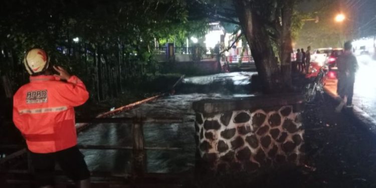dua anak hanyut di sungai kaliombo