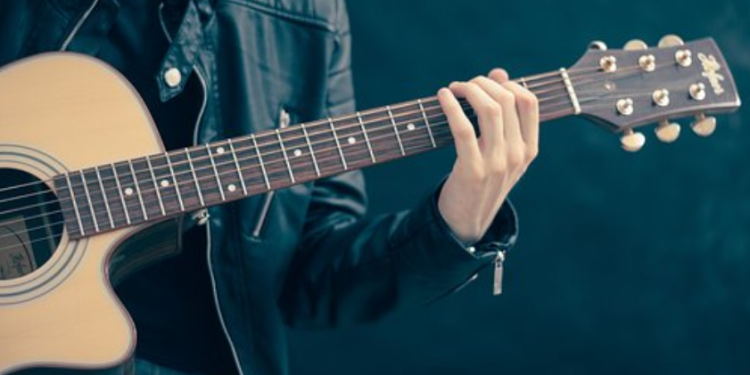 Bermain Gitar untuk Pemula: Penting! Ada Tips Wajib Kamu Ketahui