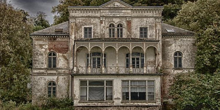 Hantu di Kosan Mawar