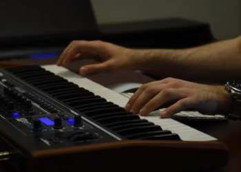 Mengapa Beberapa Jenis Musik Lebih Populer daripada yang Lain? 