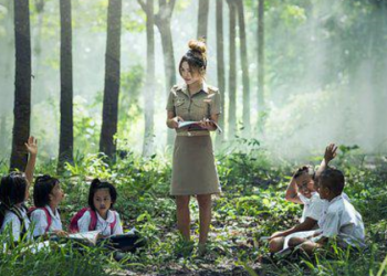 Membuat Perbedaan: Kisah Inspiratif Seorang Guru Yang Membawa Perubahan Positif Dalam Hidup Siswa-Siswinya 