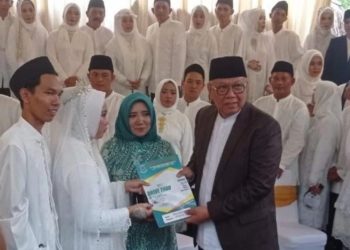 Disaksikan Pak Wali Kota Tangsel, 22 Pasang Pengantin Nikah Bareng Gratis di Waroeng Lengkong