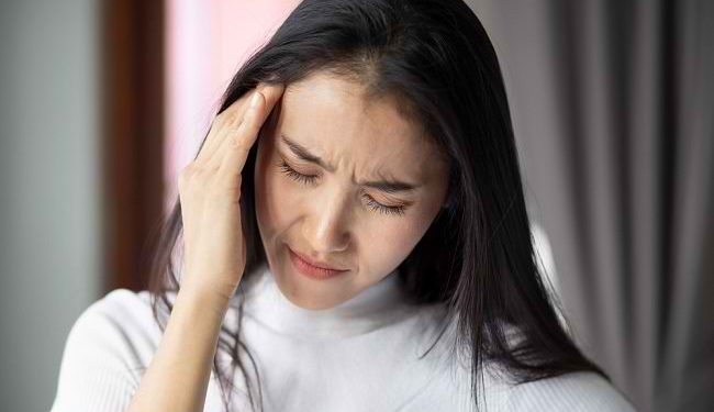 Kamu Sering Sakit Kepala saat Berpuasa? Cek Penyebab dan Cara Mengatasinya