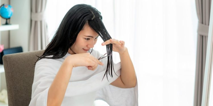 Mau Potong Rambut Sendiri di Rumah? Ini Tipsnya