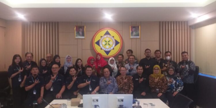 Studi Banding Fakultas Teknologi dan Informatika UNIBI dengan Fakultas Ilmu Komputer UNPAM