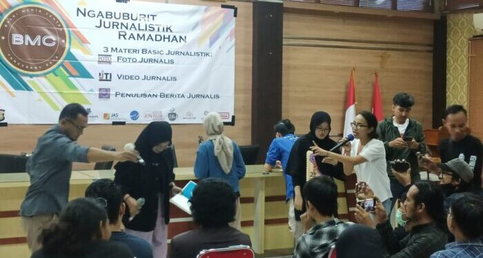 Keseruan Ngabuburit Jurnalistik BMC Tangerang Raya, Peserta: Ini Acara Bermanfaat Banget