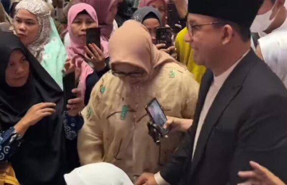 Salat Idul Fitri di Masjid Istiqlal, Anies Diserbu Jamaah