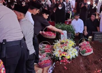 Istri Wakapolri Dimakamkan di TPU Joglo, Almarhumah Dikenal sebagai Orang Hebat