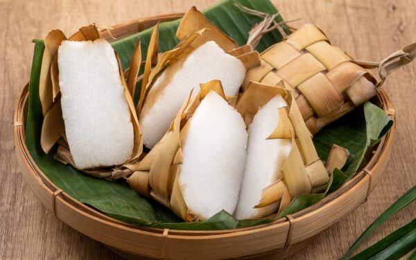Tips dan Cara Bikin Ketupat Empuk, Padat dan Antibocor