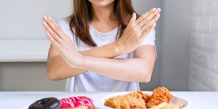Hindari Lima Makanan Berikut Ini agar Tensi Tidak Naik Saat Berbuka Puasa