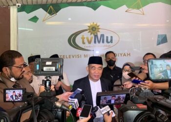 Ikut Salat Idul Fitri di PP Muhammadiyah, Menko Muhadjir: Perbedaan Lebaran Itu Biasa