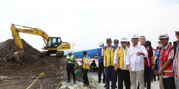 Tinjau Kesiapan Tol Cisumdawu, Menko PMK Optimis Bisa Urai Kemacetan Mudik Jawa Barat