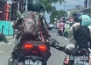 Viral Video Pria Baju Loreng Tendang Pemotor Ibu Bonceng Anak, Panglima TNI Minta Maaf