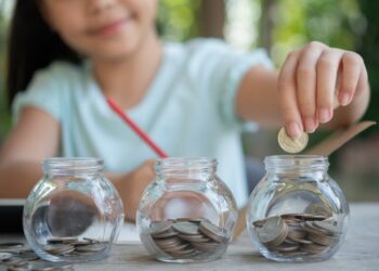 Ajarkan Anak Mengelola Keuangan, Berikut Ini Tipsnya