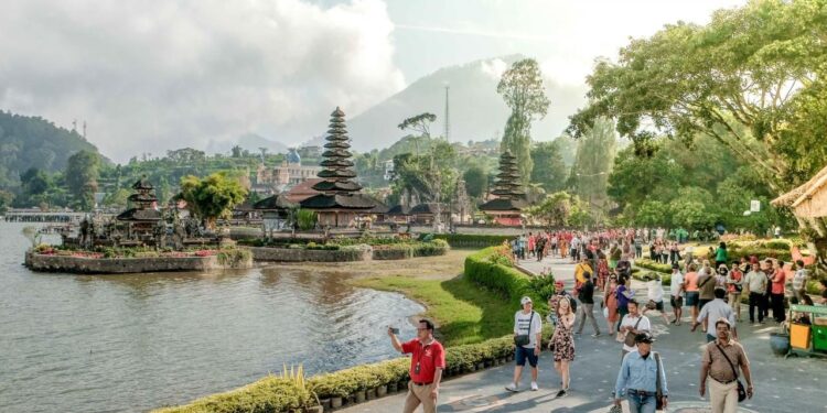 Sandiaga Uno: Wisatawan Mancanegara Naik 15 Persen di 2023