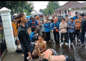 PMII Pandeglang Gelar Aksi Demontrasi untuk Minta KPK Periksa Bupati Terkait Harta Kekayaan yang Meningkat Signifikan