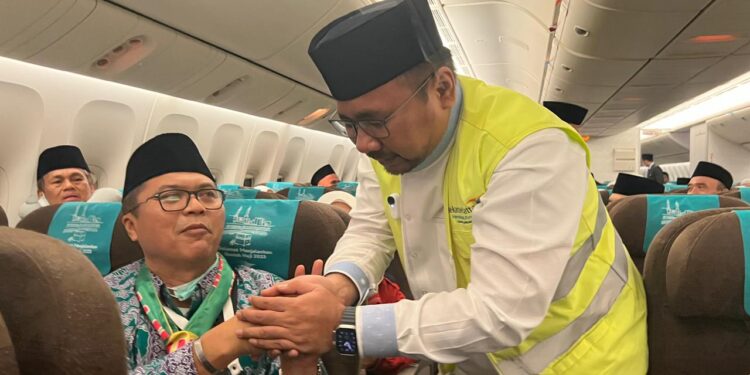 Lepas Keberangkatan Jamaah Haji, Menag: Jangan Sungkan Hubungi Petugas