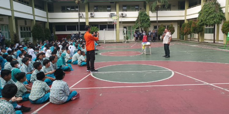 Simulasi Bencana Gempa Bumi Mengedukasi Siswa SD Al Zahra Indonesia di Kota Tangsel