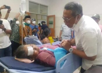 Benyamin Davnie Jenguk Korban Bus Jatuh ke Jurang, RSU Tangsel Siap Rawat Sampai Sembuh