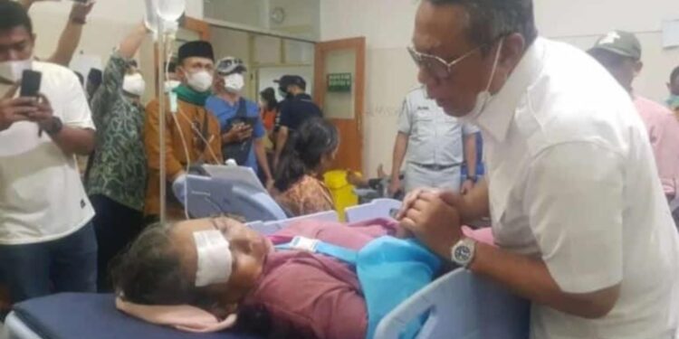 Benyamin Davnie Jenguk Korban Bus Jatuh ke Jurang, RSU Tangsel Siap Rawat Sampai Sembuh