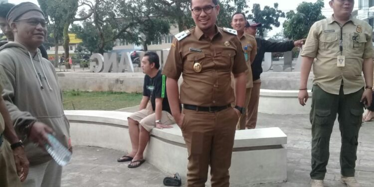 Pilar Saga Ichsan Pantau Alun-Alun Pamulang Pasca Dibuka Sementara untuk Umum