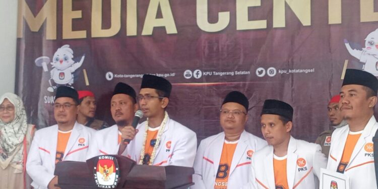 Target 12 Kursi, PKS Tangsel Bawa 50 Bacaleg Daftar ke KPUD