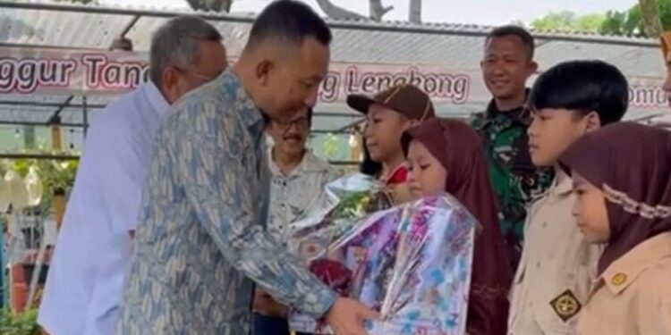 PT Amway Indonesia Salurkan Bantuan Alat Sekolah Melalui Tim Fasilitasi CSR Tangsel