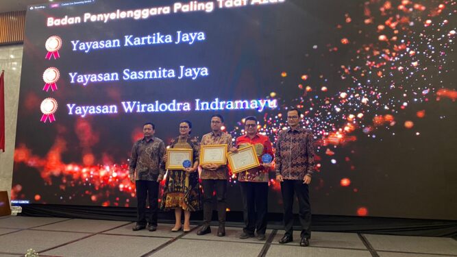 Yayasan Sasmita Jaya Mendapat Penghargaan dari LLDIKTI 4 Wilayah Jawa Barat dan Banten