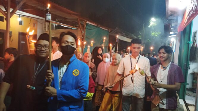 Pawai Obor di Kampung Parakan Pamulang Jadi Momen Persatuan Semua Elemen