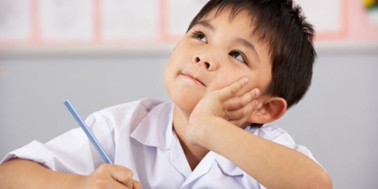 Menumbuhkan Semangat Belajar Anak Usia Dini dalam Mengenal Bahasa Indonesia