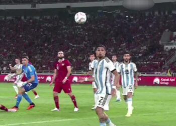 Sepakan Jauh Paredes dan Sundulan Romero Bawa Argentina Kalahkan Indonesia