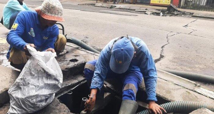 Sistem Drainase Buruk, Perbaikan Jalan Ceger Raya Sempat Viral