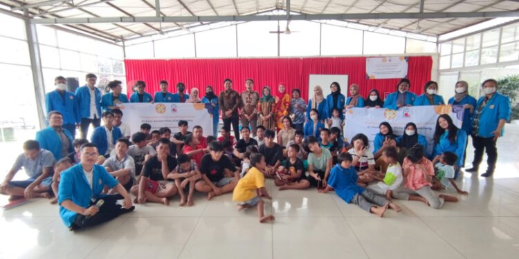 Pelatihan Kewirausahaan pada Anak Panti Asuhan melalui Kerajinan